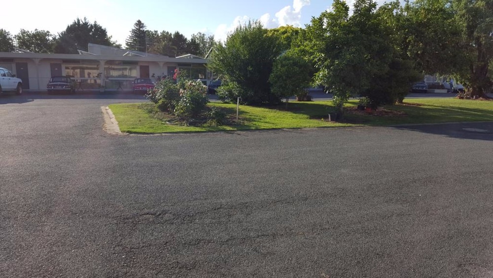 WANGARATTA MOTOR INN 24/28