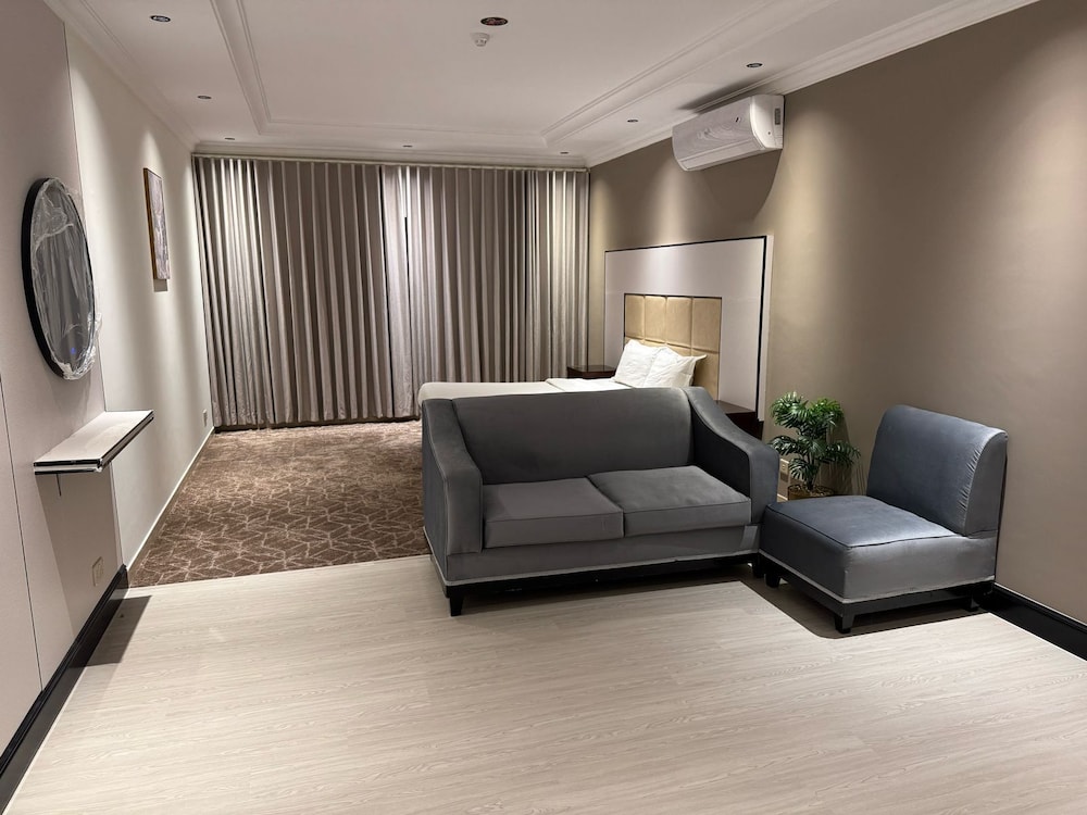 دنر 2(Danar Hotel Apartments 2) 12/19