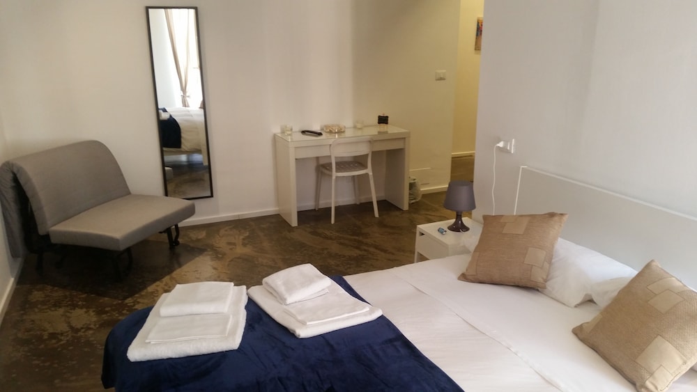 PALERMO ROOMS 17/42