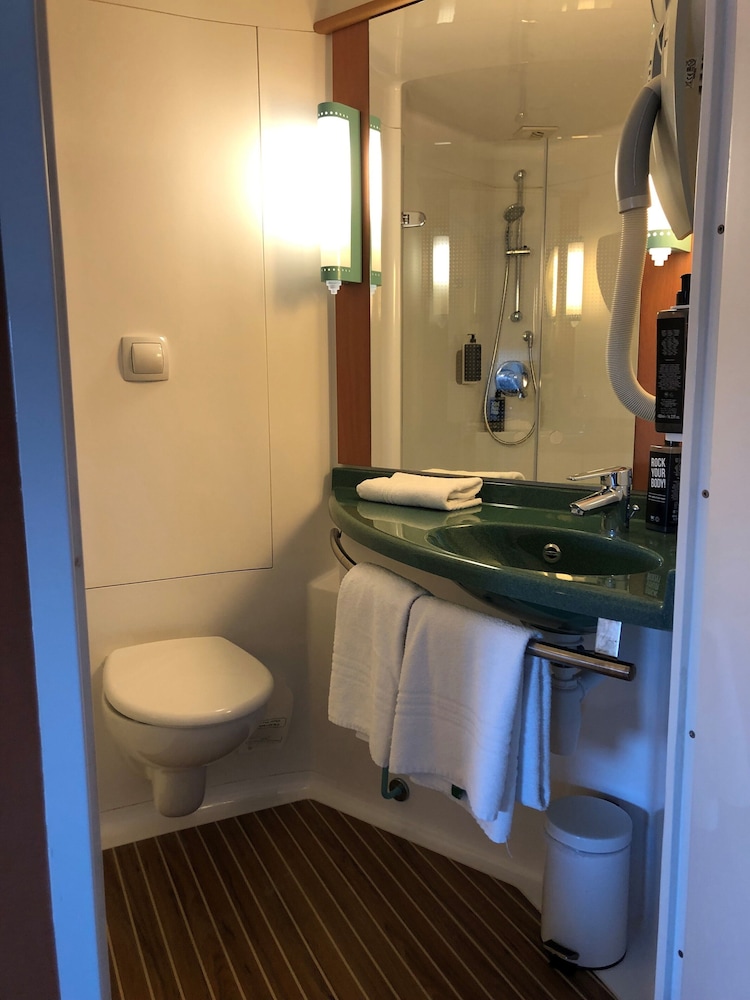 Ibis Laon 40/43