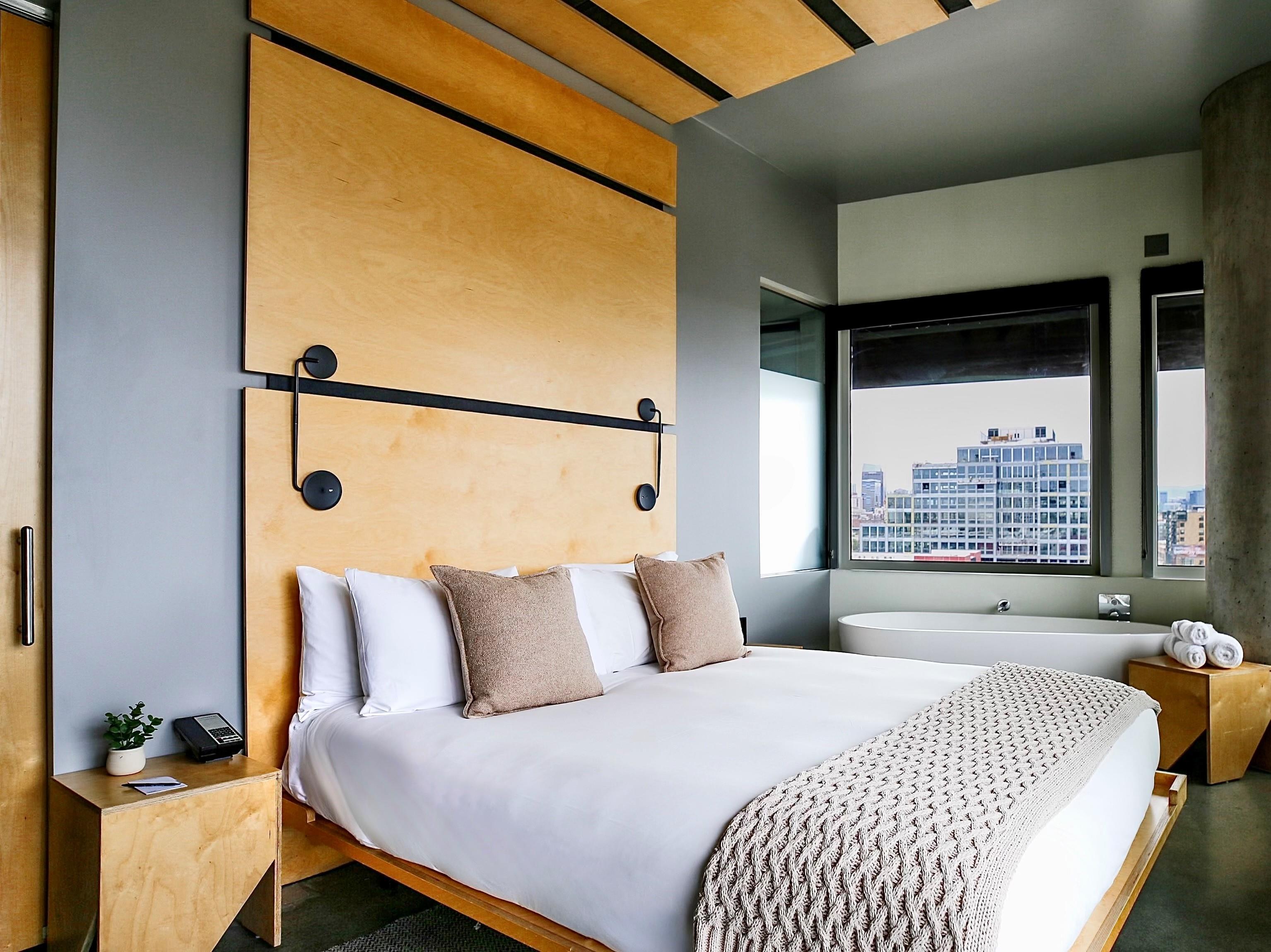 Skyline, Suite