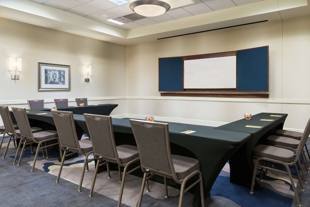 Hilton Garden Inn Tampa Airport 34/55