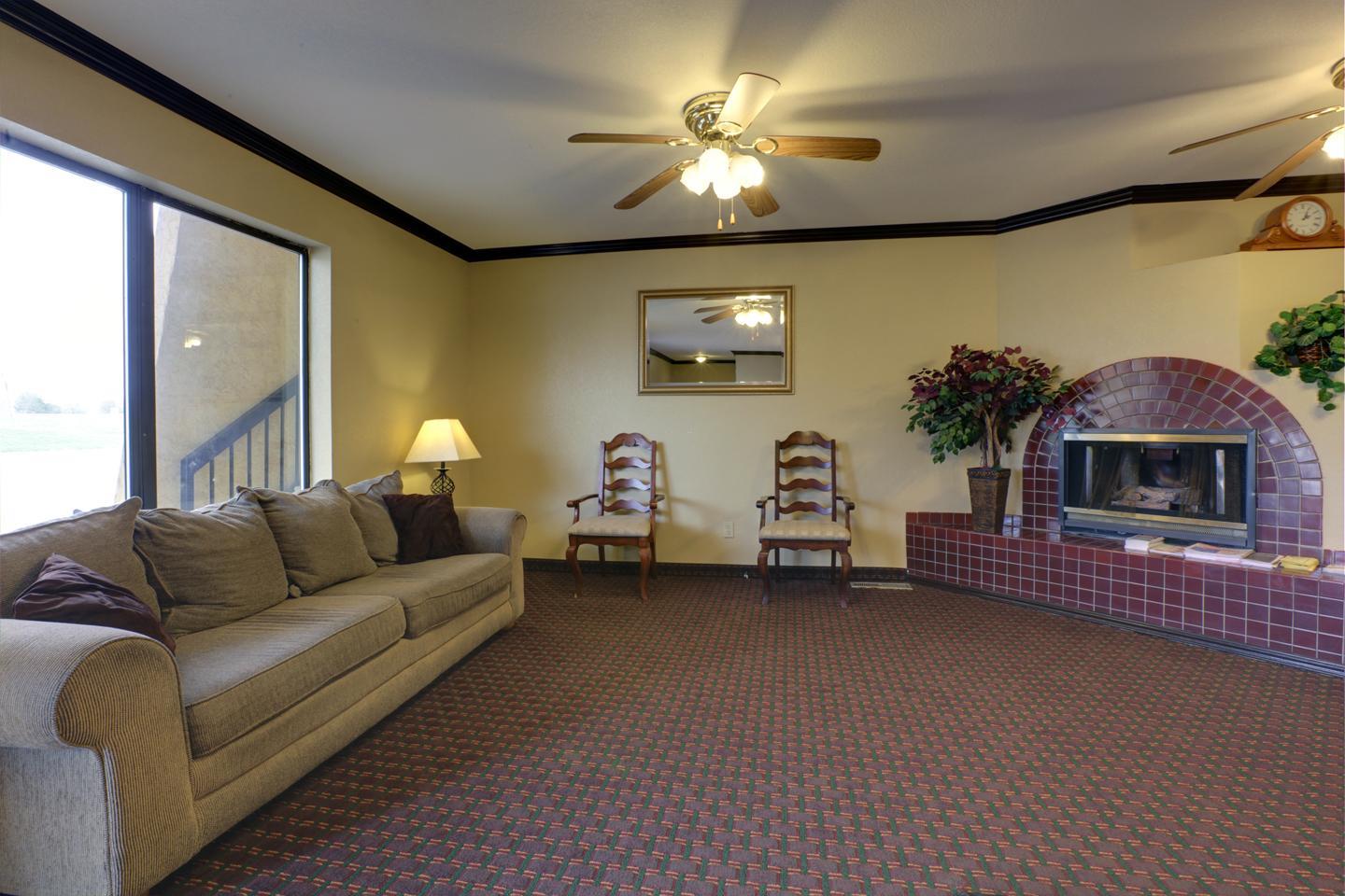 Americas Best Value Inn & Suites Yukon Oklahoma City 18/32