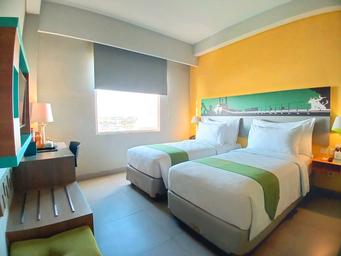 غرفة بريميوم ديلوكس بسرير كينج، KHAS Surabaya Hotel 2/2