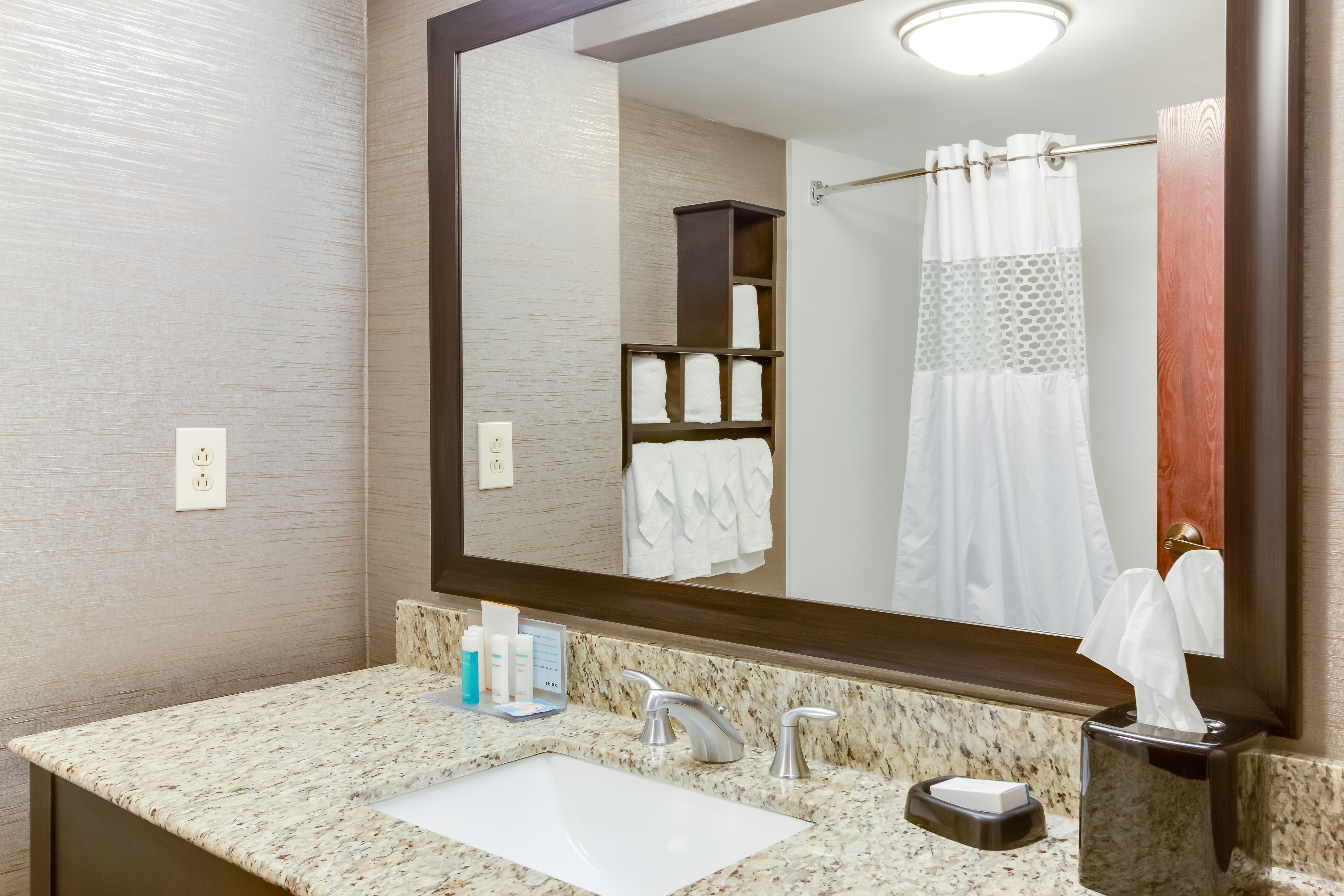 Hampton Inn Bellevue / Nashville-I-40 West 38/40