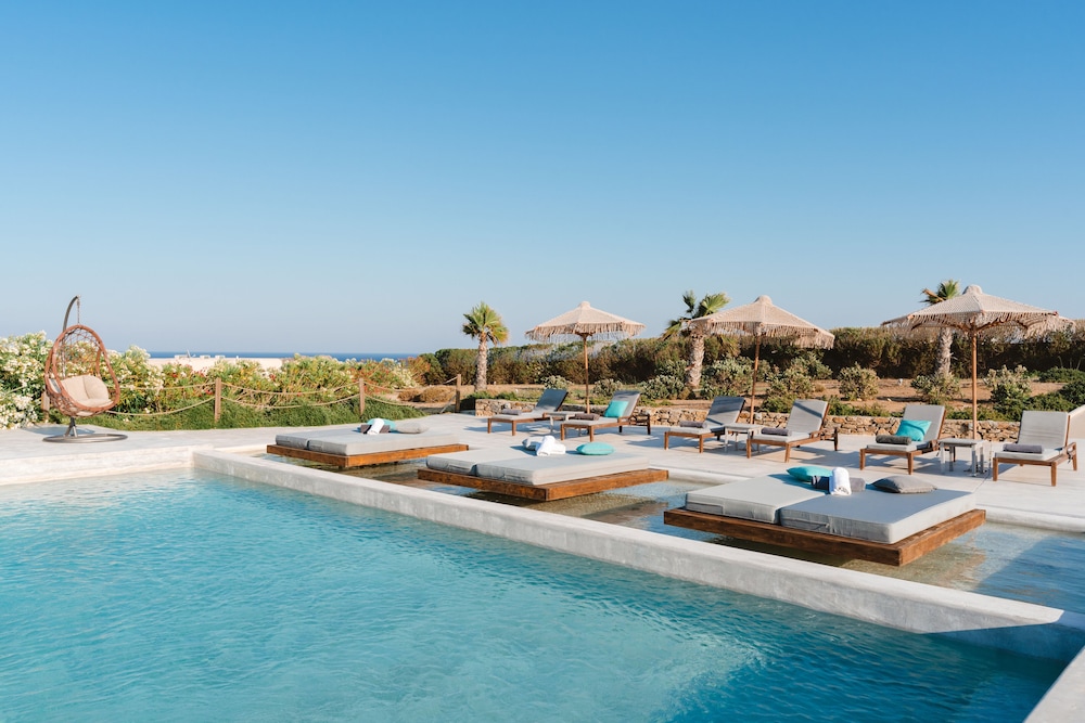 Myconian Crown Suites 47/51