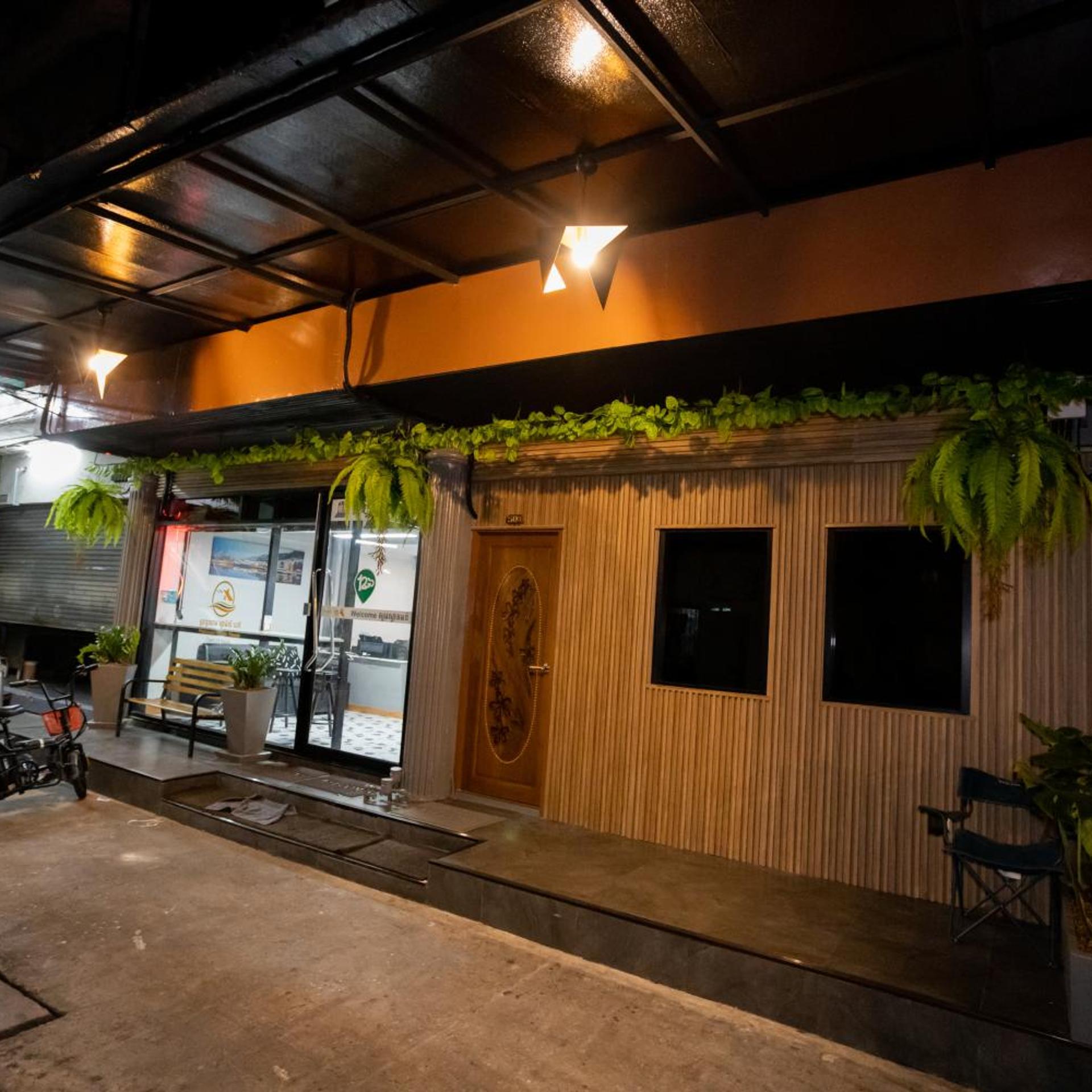 Pratunam Family House 2 7/50