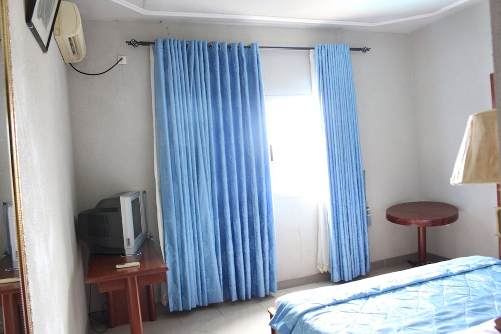 Jet Hotel 17/46