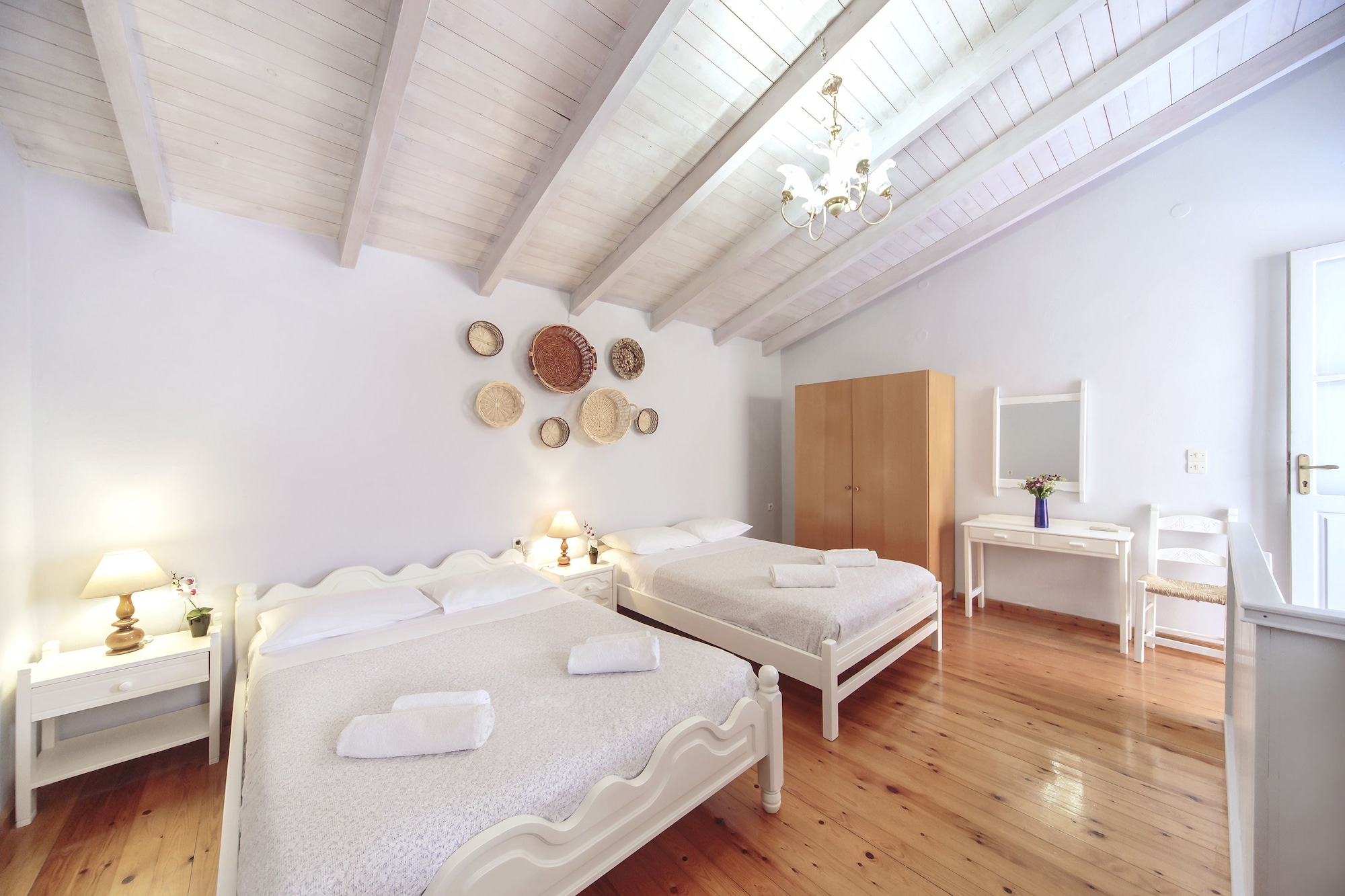SUITE, TWO STORY