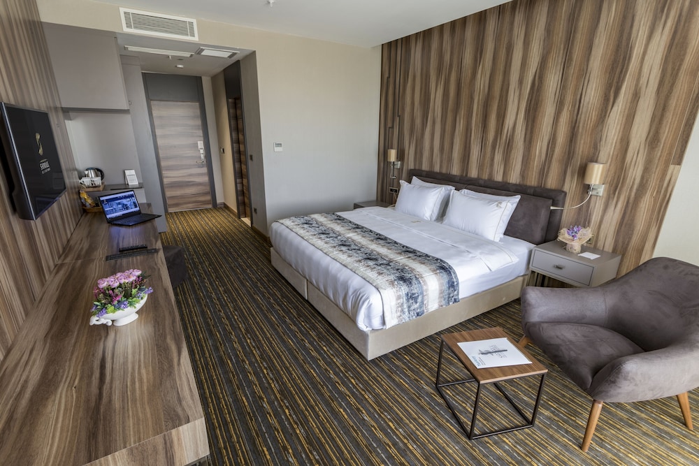 Shimall Deluxe Hotel 7/50