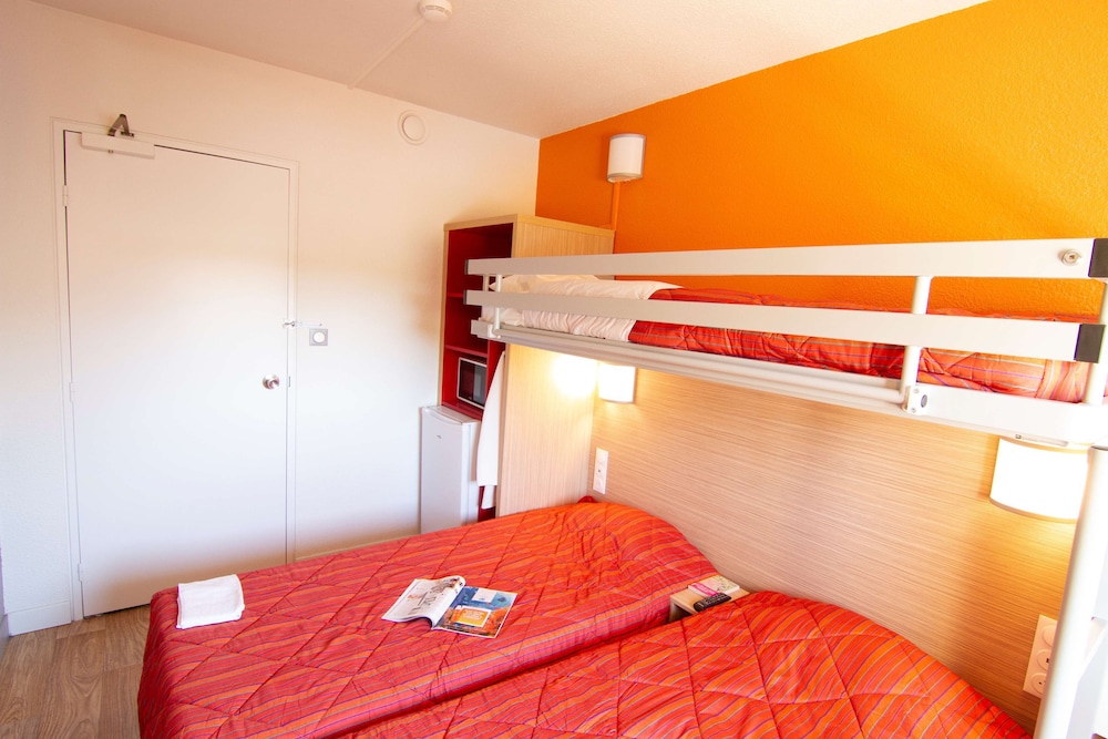 Premiere Classe Troyes Sud - Parc St Thibault 38/50