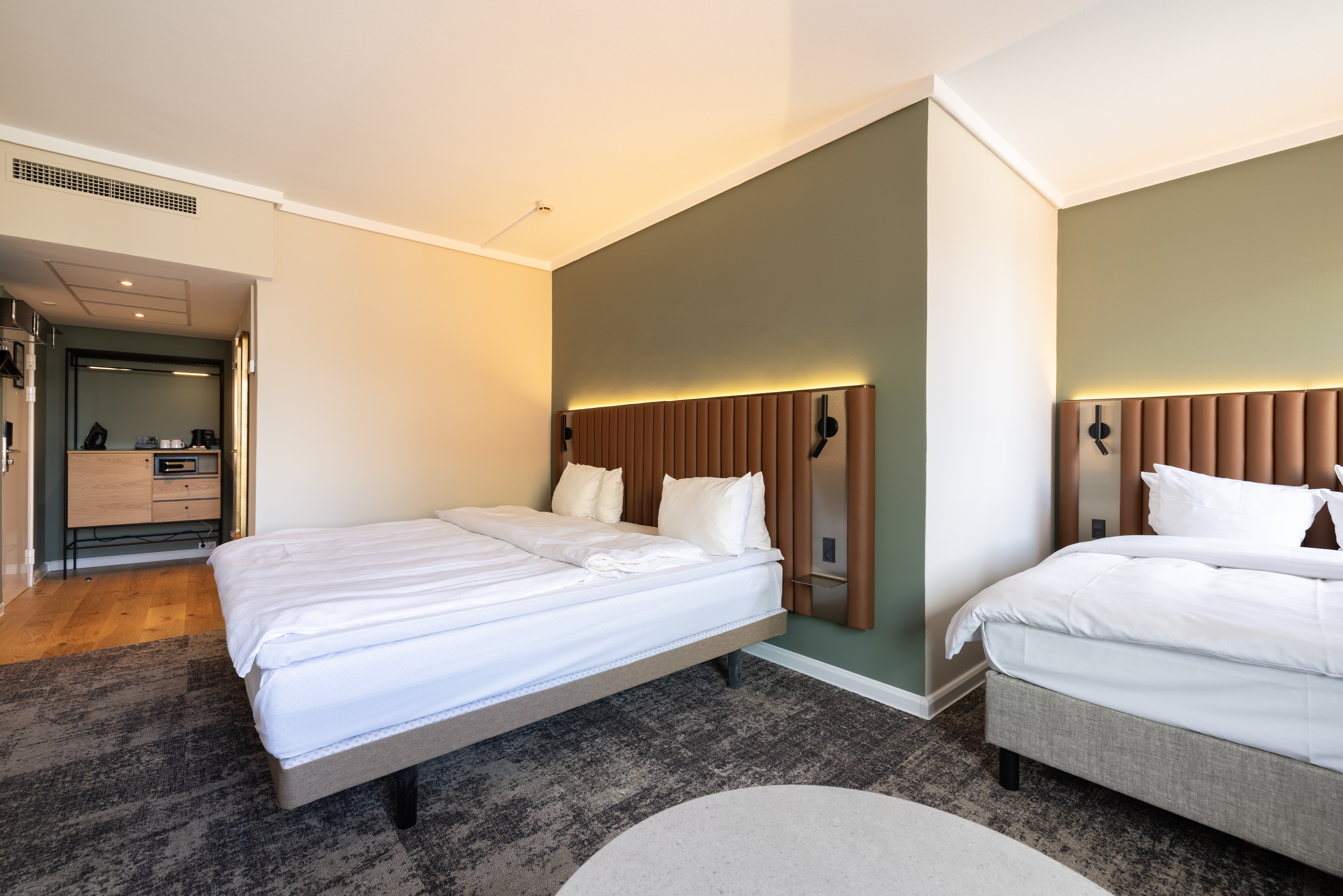 غرفة قياسية رباعية، Imperial Hotel 2/6