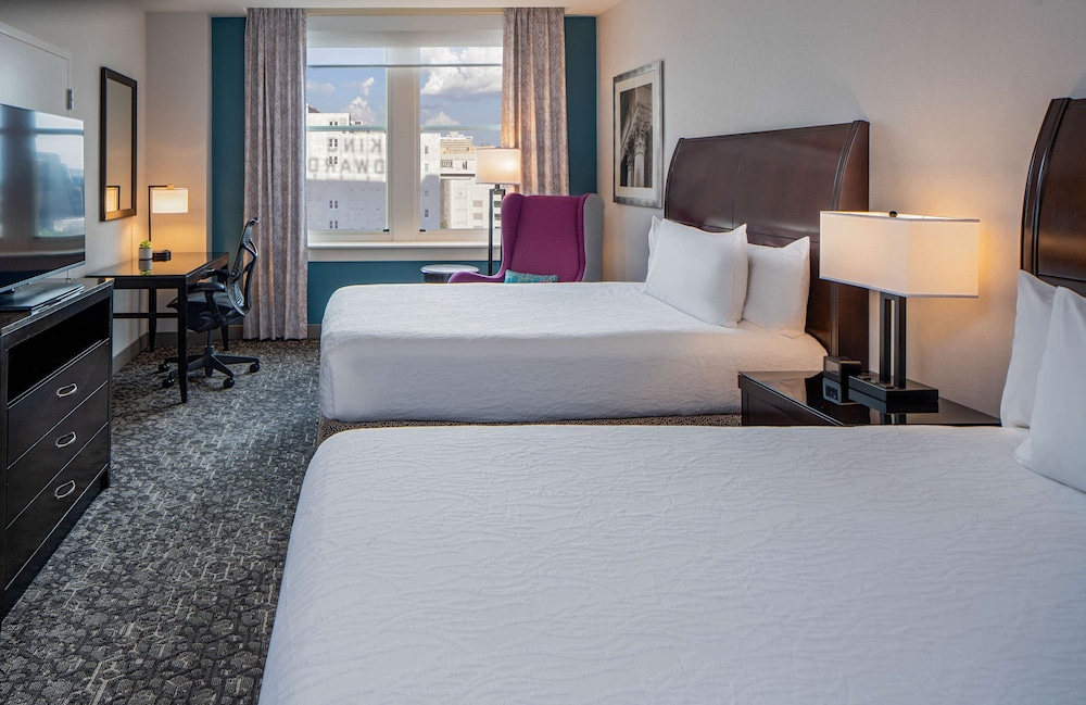 Evolution, 2 Queen Beds