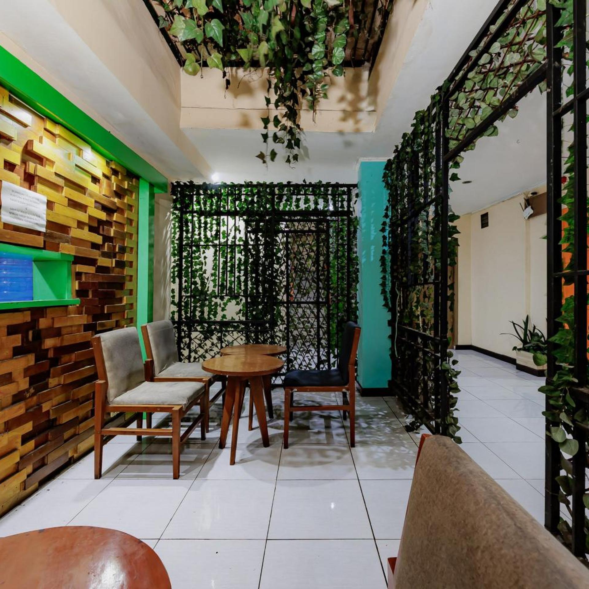 RedDoorz near Istana Plaza 2 34/50