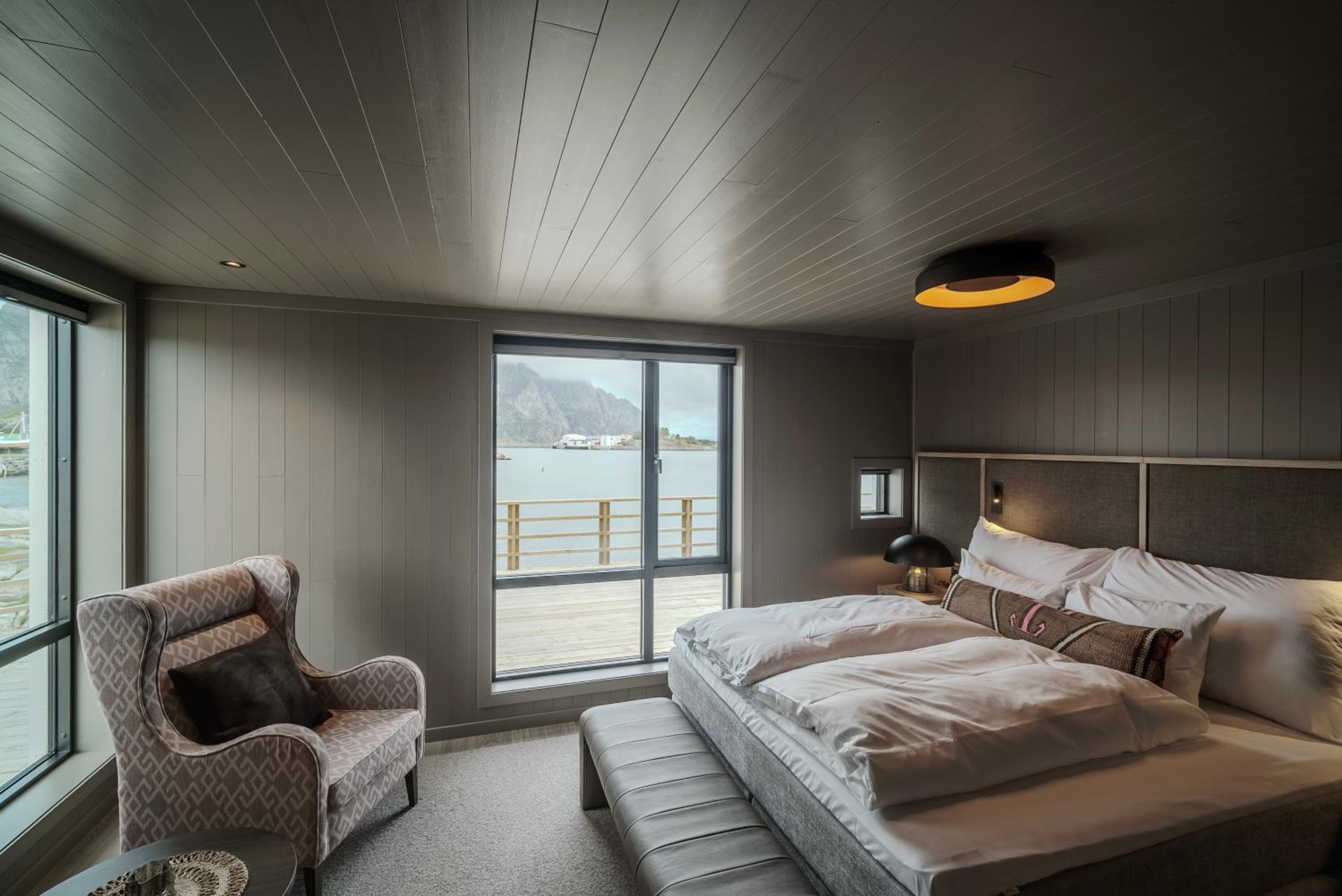 henningsvaer bryggehotell by classic norway hotels