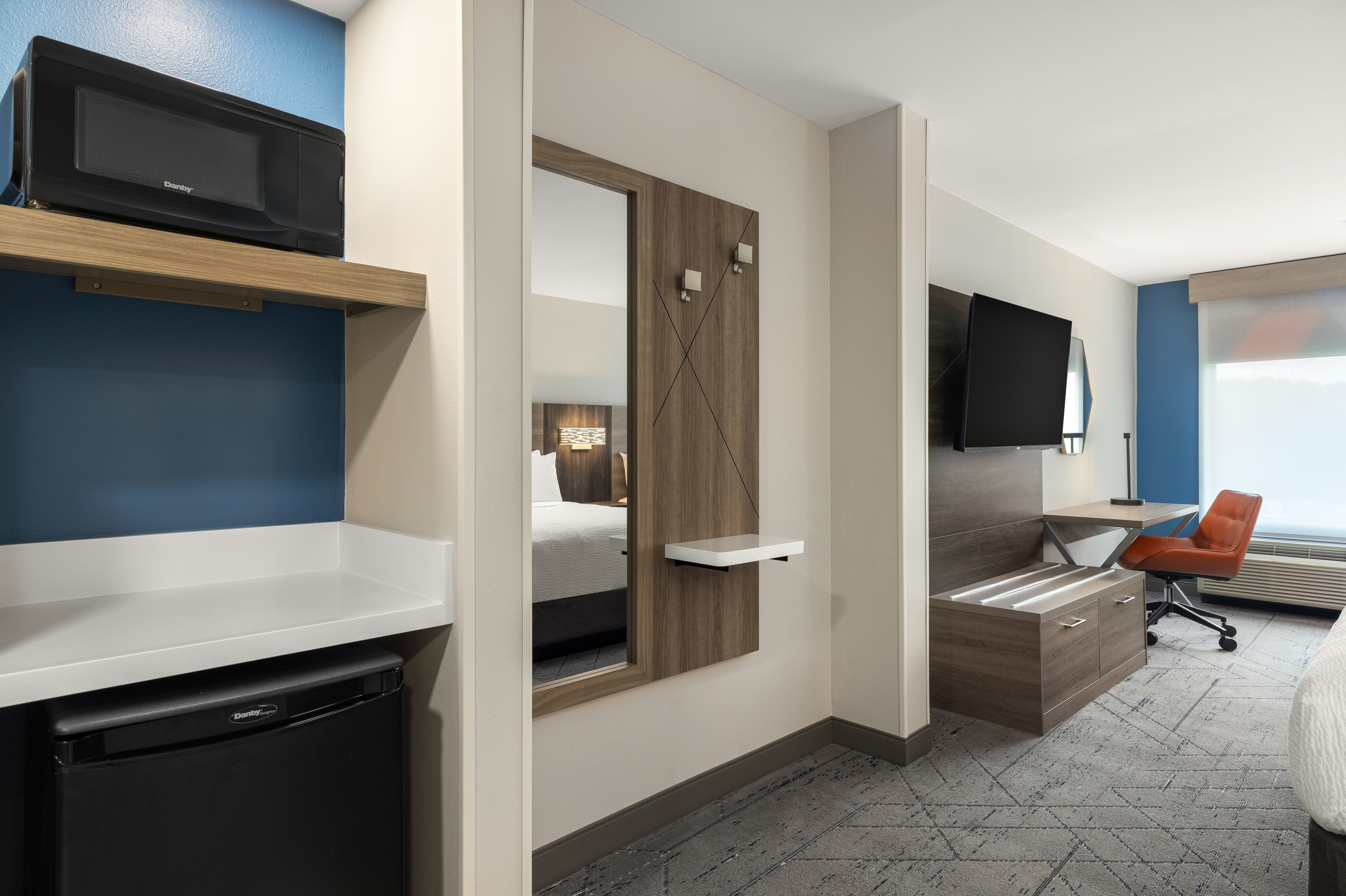 Cross Creek Inn and Suites Fayetteville 42/43