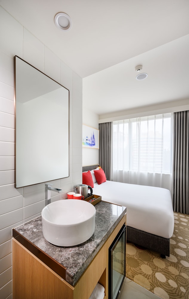 Ibis Melbourne Central 32/68