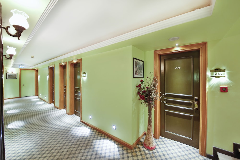 SIDONYA HOTEL 41/66