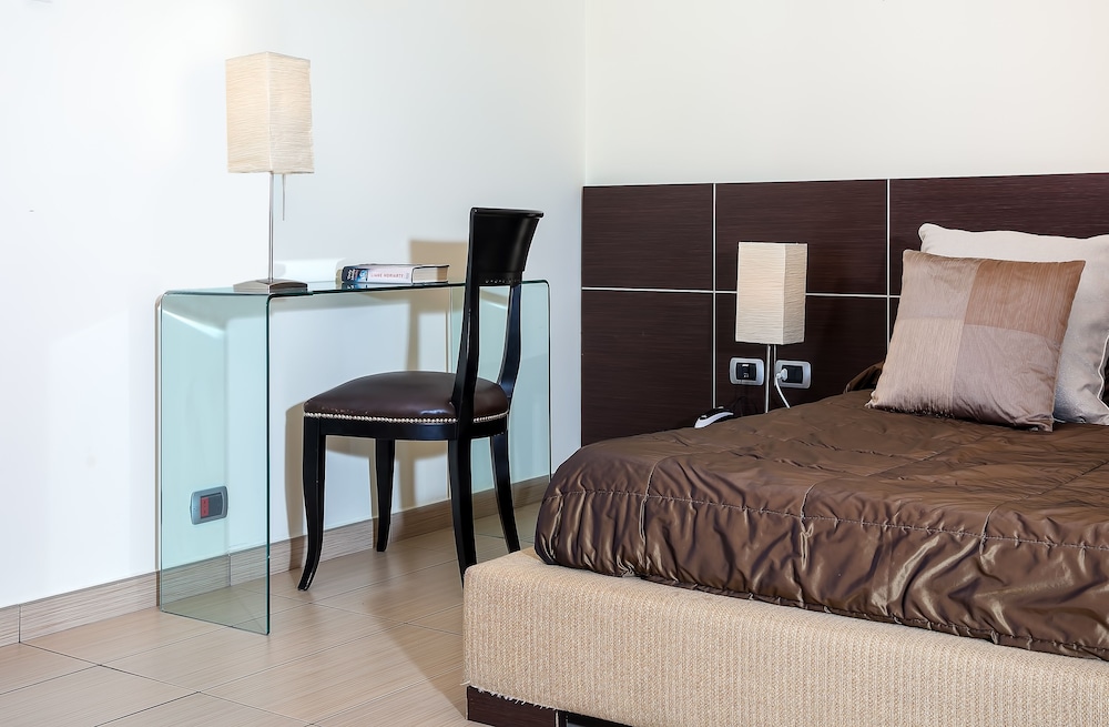 غرفة ديلوكس رباعية بسرير مزدوج وسريرين منفصلين، HOTEL OLIMPICO 2/3