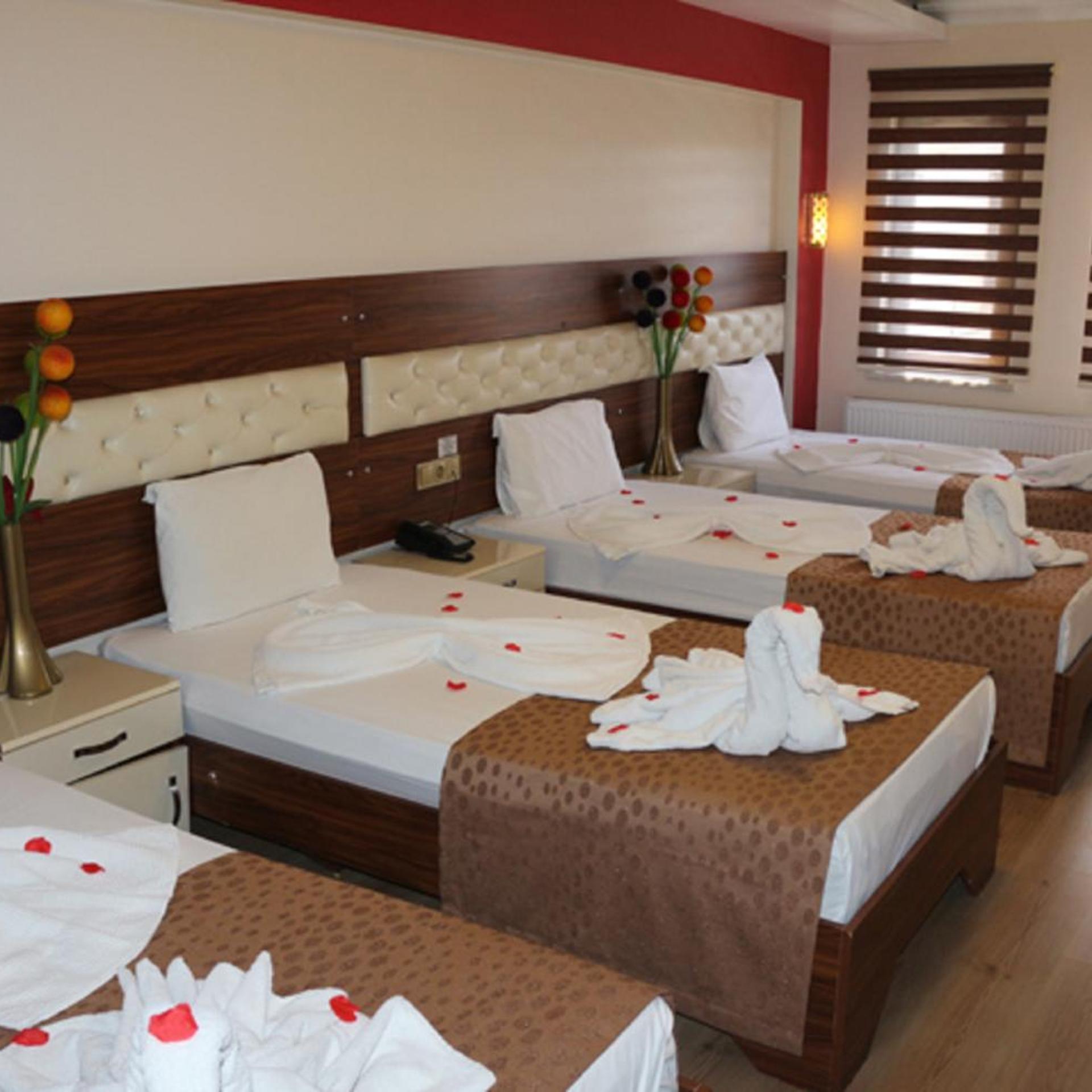 Mesnevi Hotel 8/32