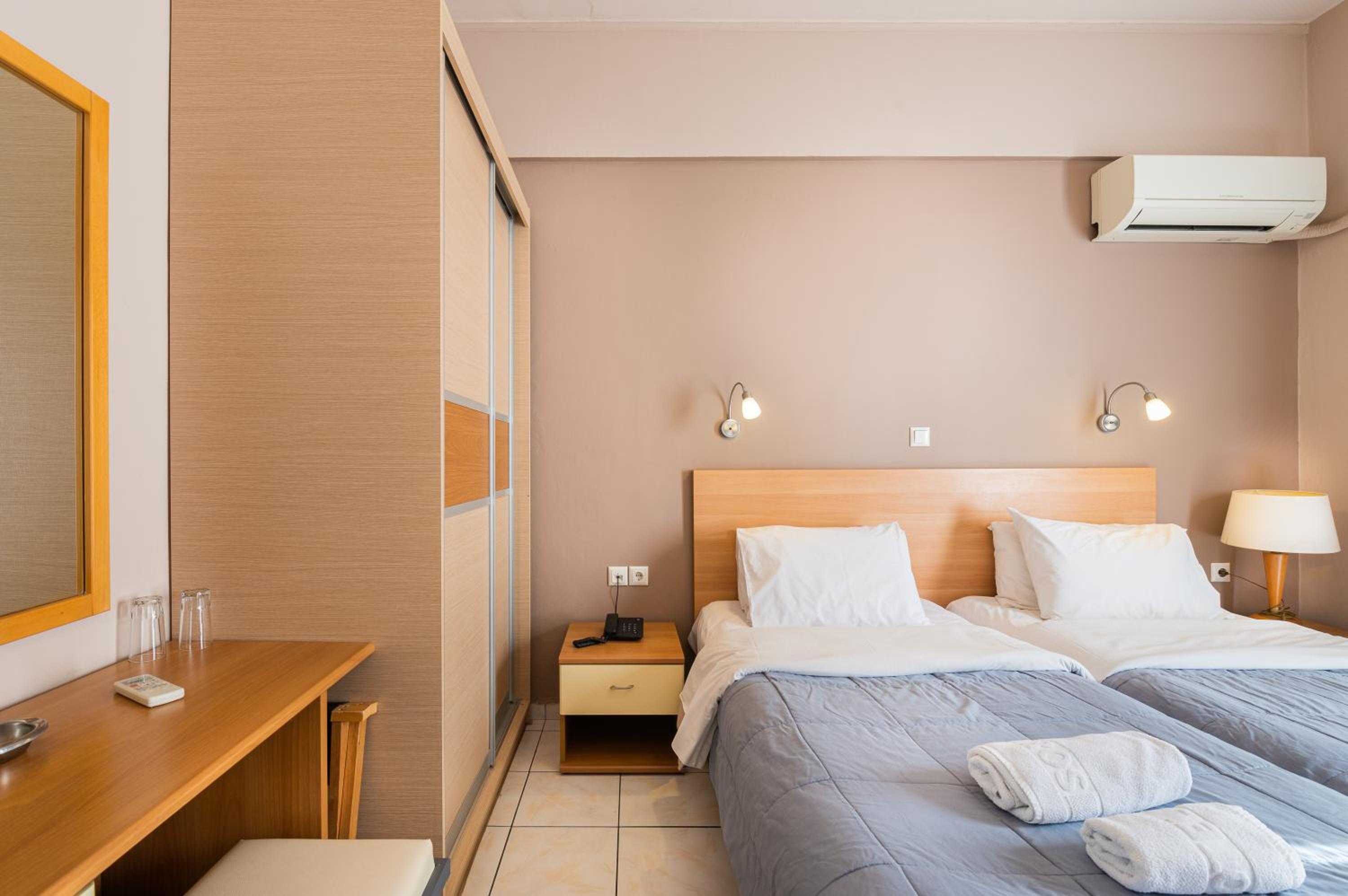 ROOM, TRIPLE