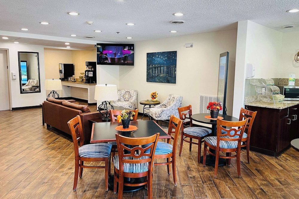 Quality Inn & Suites Prestonsburg next to Mountain Arts Center 33/42