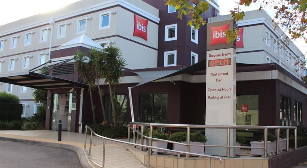 Ibis Newcastle 4/60