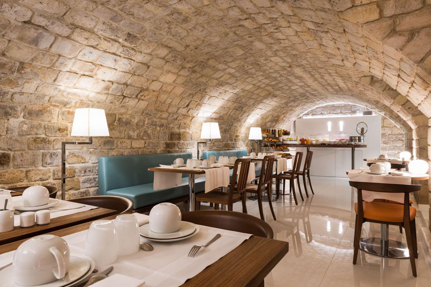 Hotel Jardin De Cluny 35/42