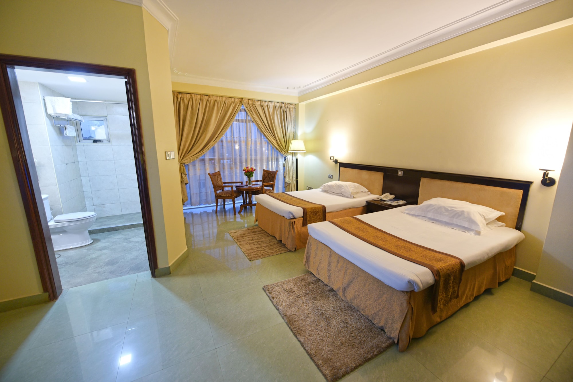 DELUXE, TWIN BEDS, CITY VIEW
