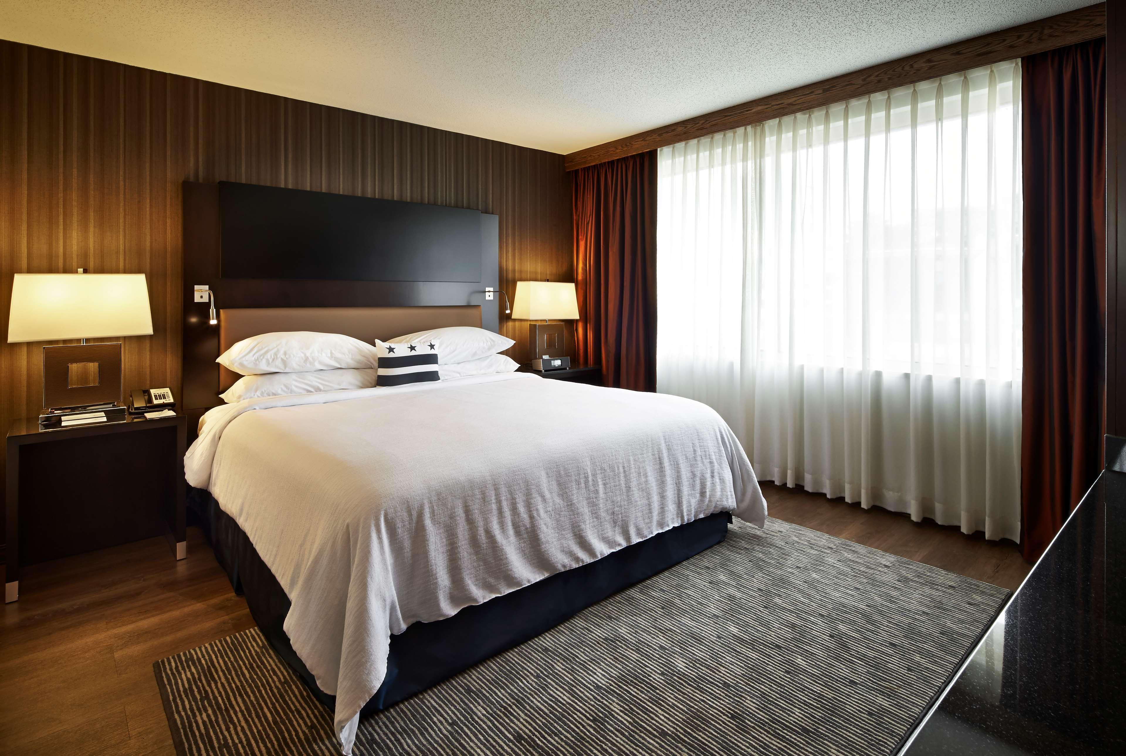 1 BEDROOM, CUSTOM, SUITE, KING BED, ACCESSIBLE