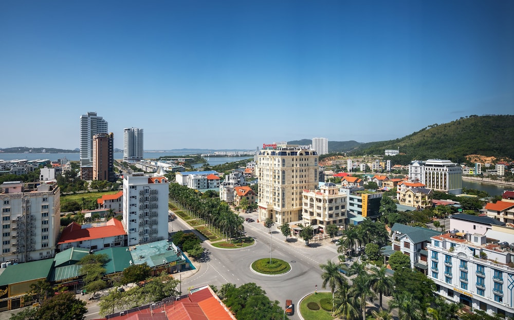 D'Lecia Hotel Ha Long 45/48