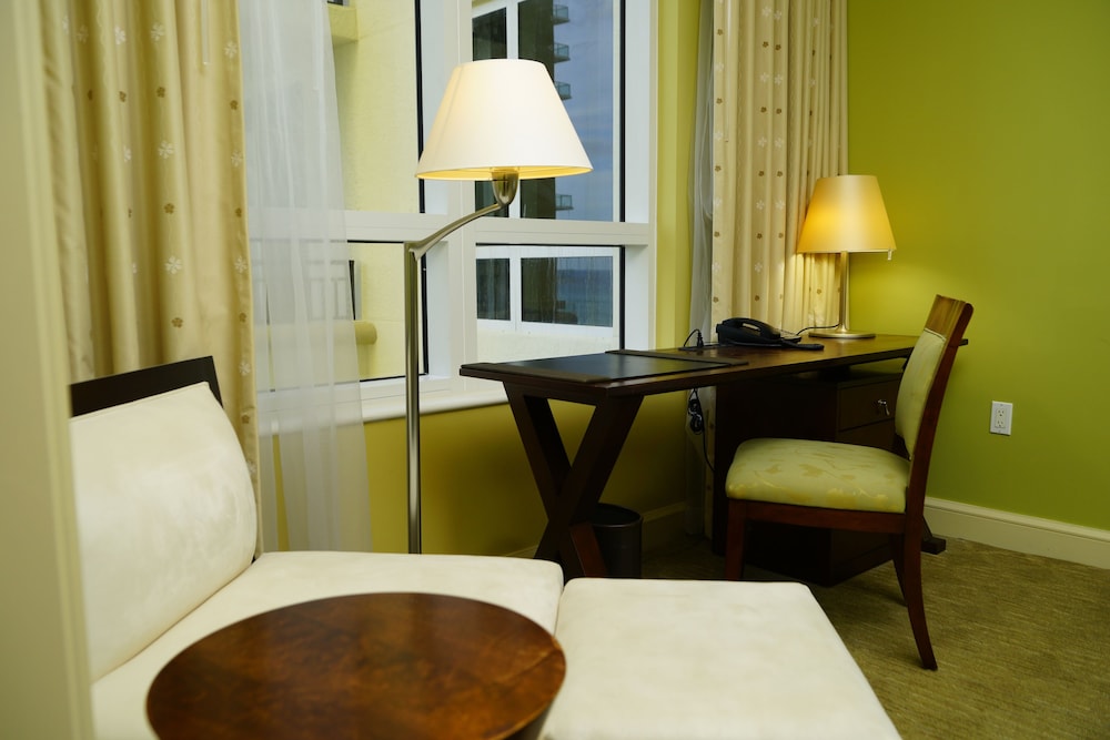 Palm Beach Singer Island Resort and Spa Luxury Suites 12/50
