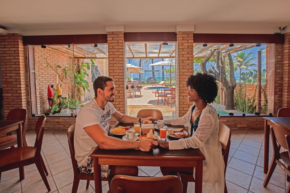 CAIS DA PRAIA HOTEL 36/46