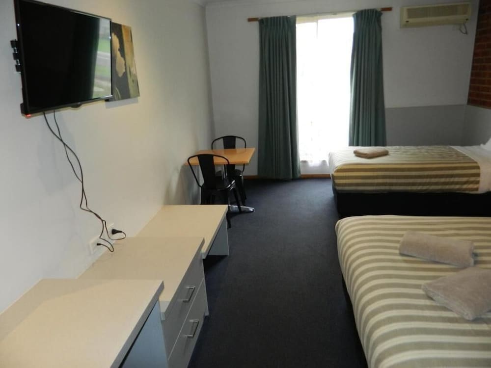 Werribee Motel & Apartments 48/63