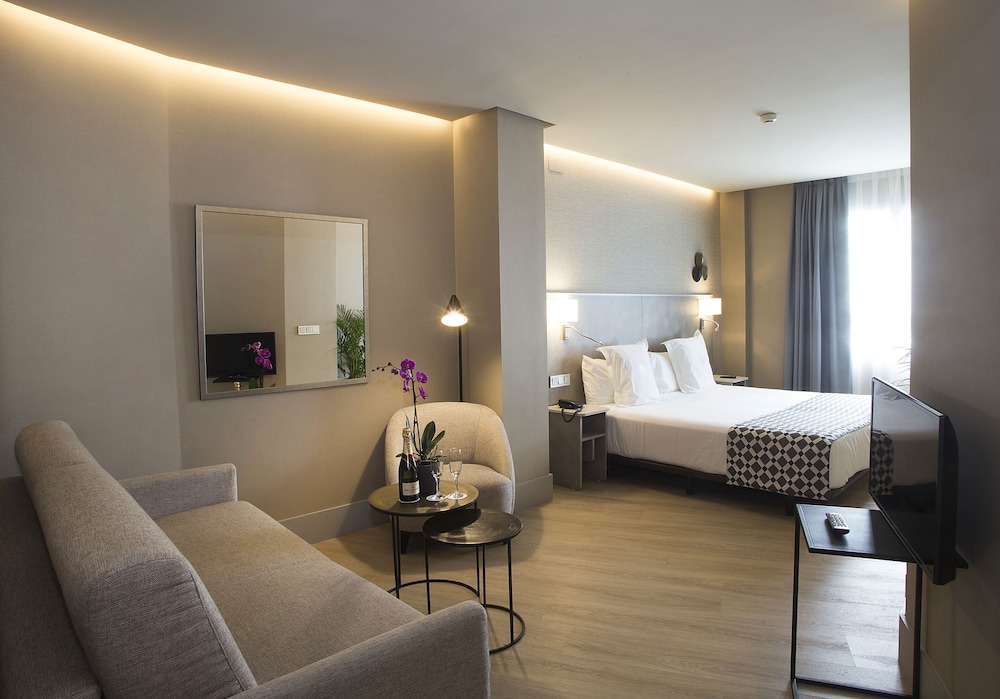 JUNIOR SUITE, TRIPLE