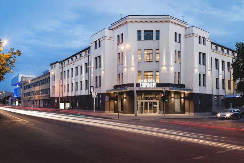 Corner Hotel 40/46