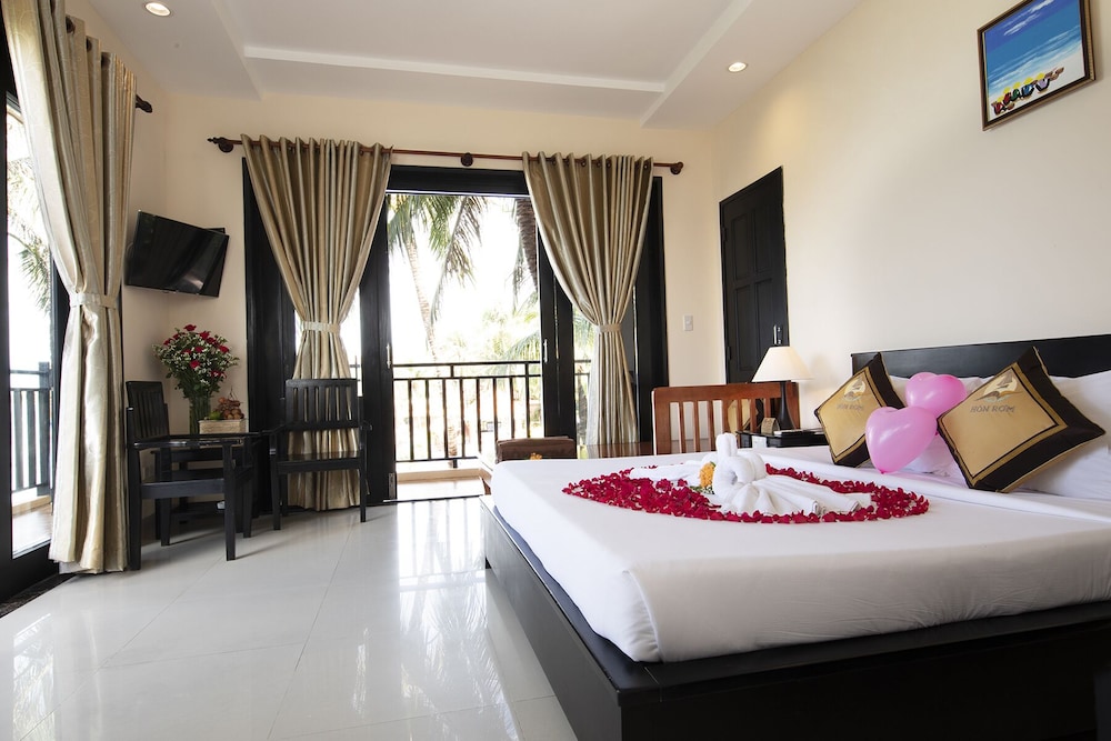 DELUXE, DOUBLE BED