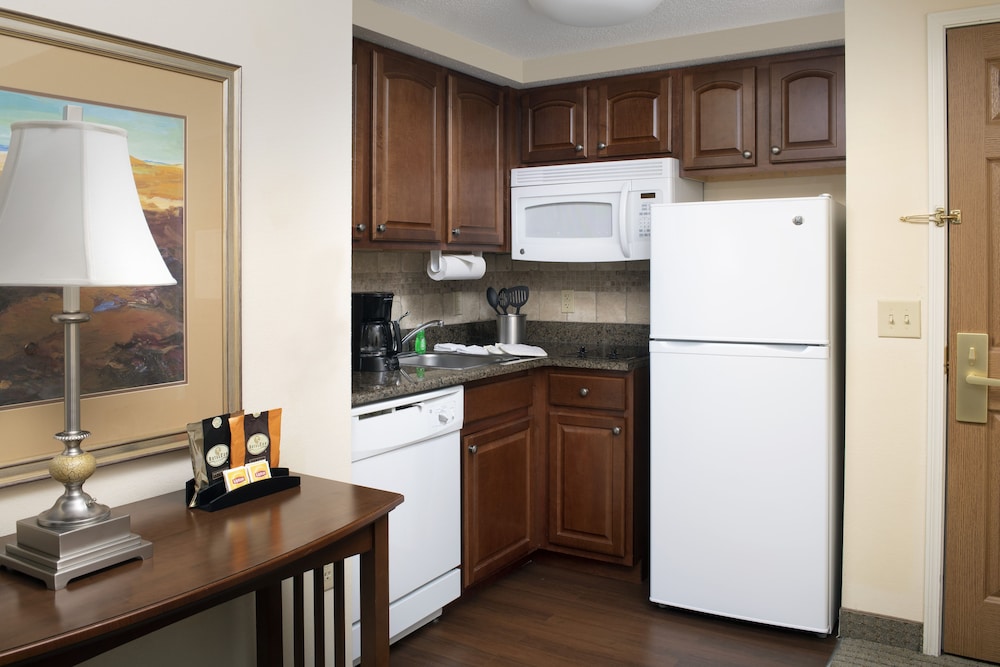 Staybridge Suites North Brunswick 30/41