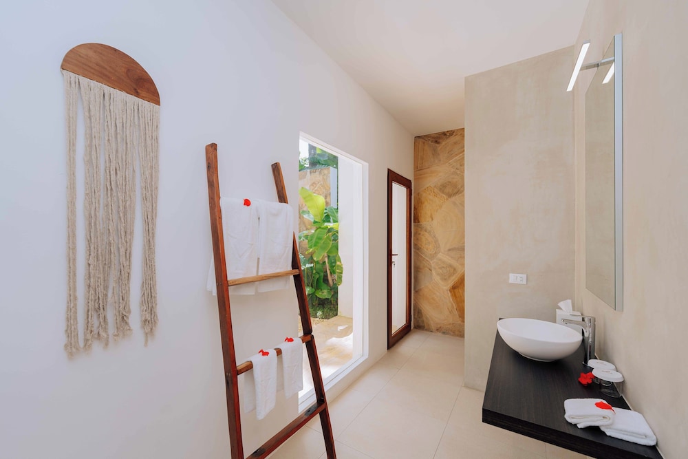 Ycona Luxury Resort 60/60
