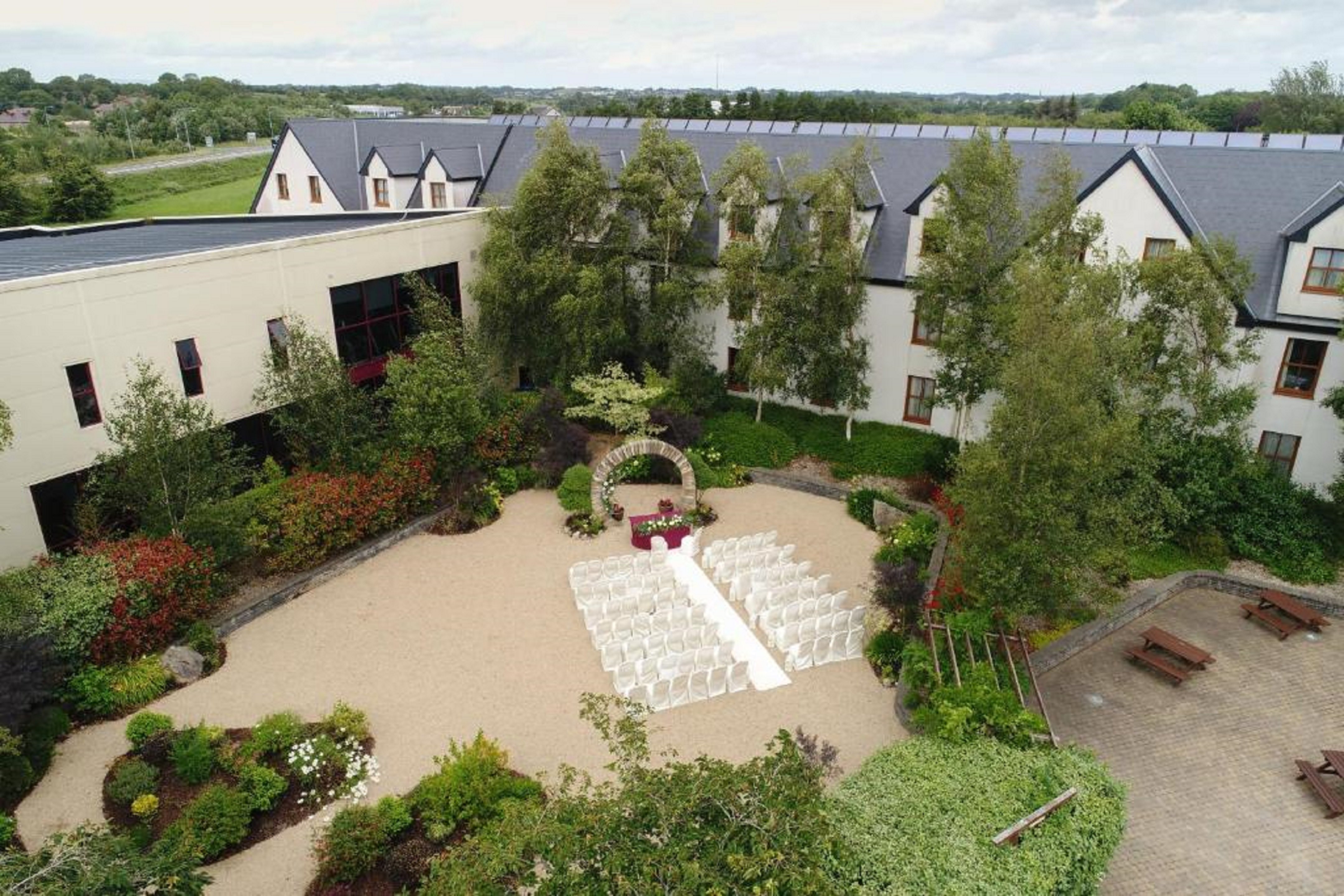 Great National Hotel Ballina 89/92