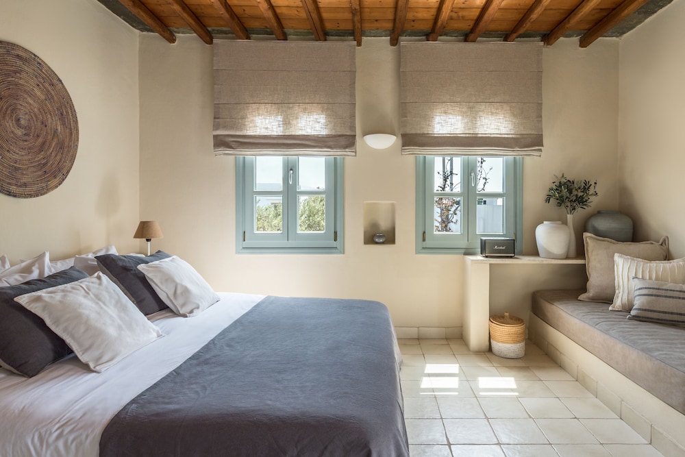 Verina Suites 7/50