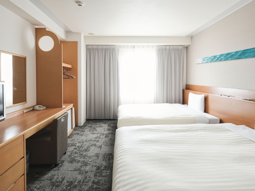 ROOM, TWIN BEDS