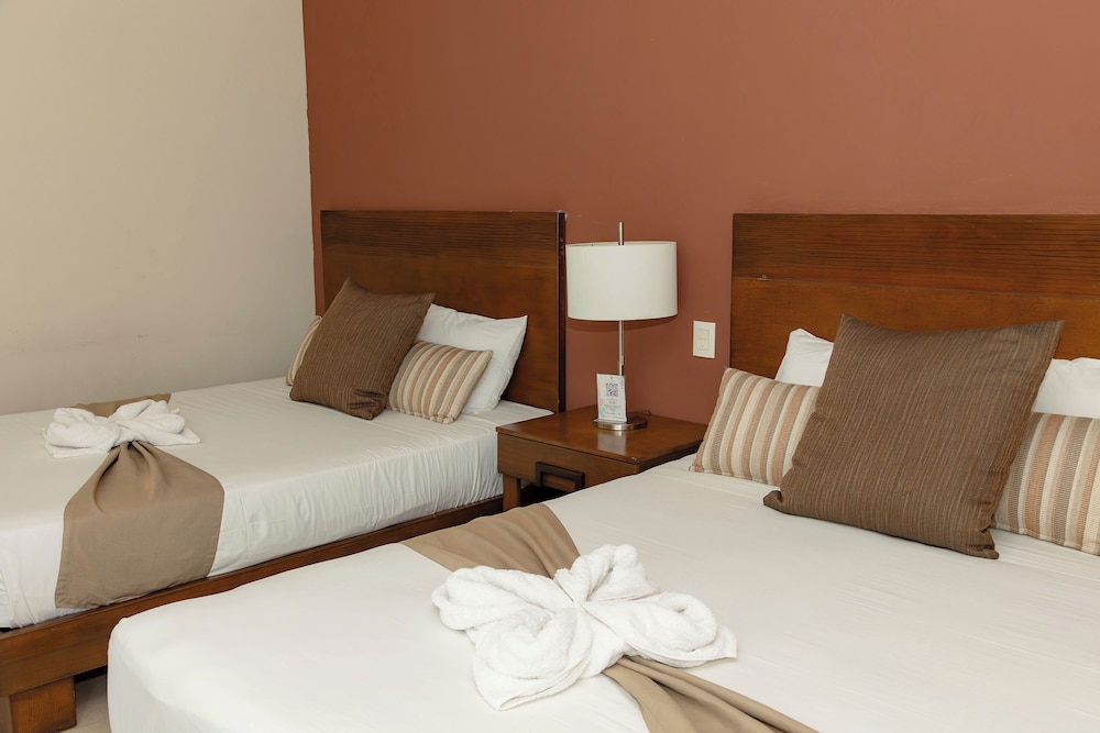 Master, Superior, 2 Queen Beds، Koox Quinto Sole Boutique Hotel 2/6