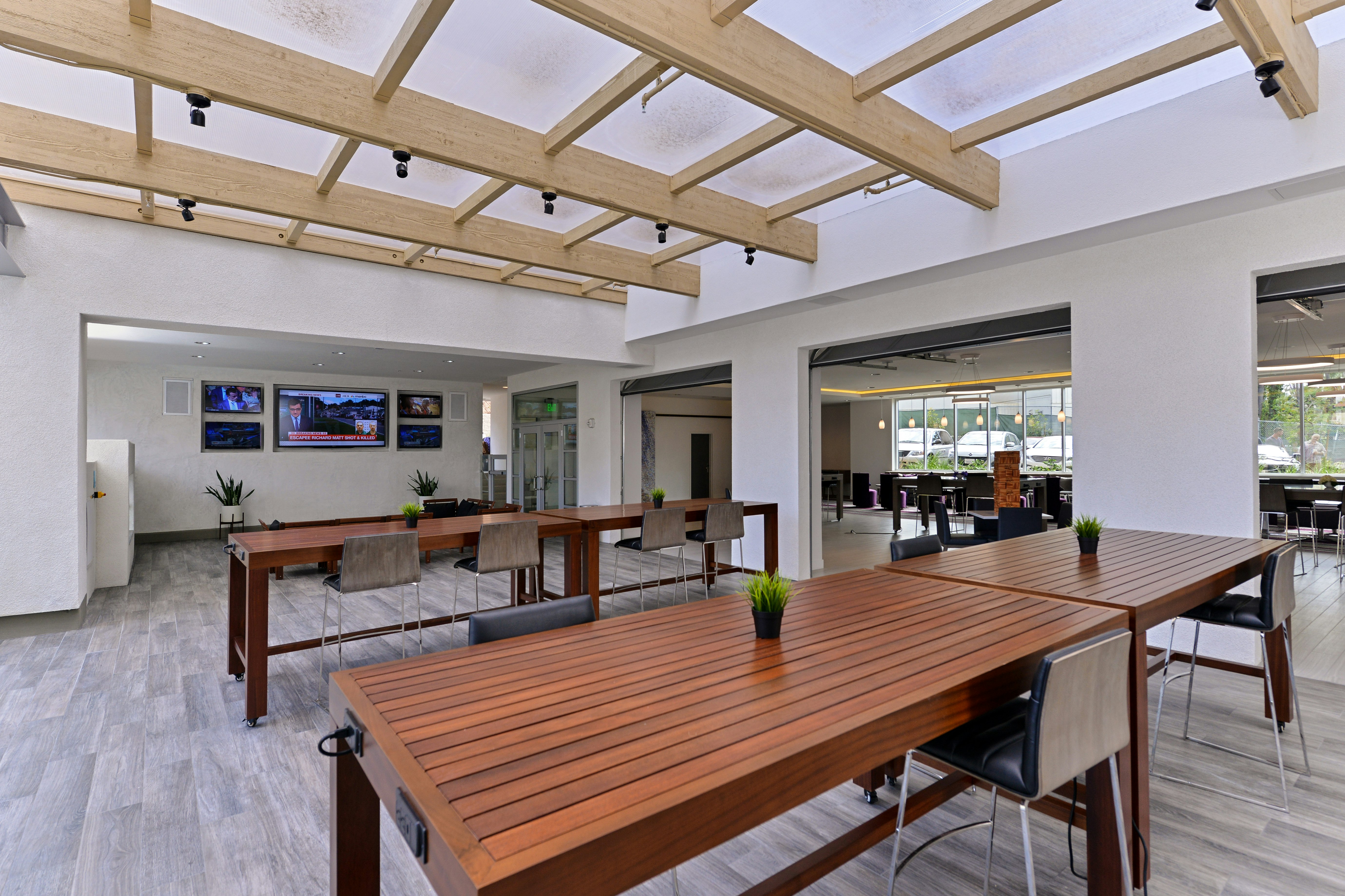 Holiday Inn Express & Suites San Diego - Mission Valley 45/61