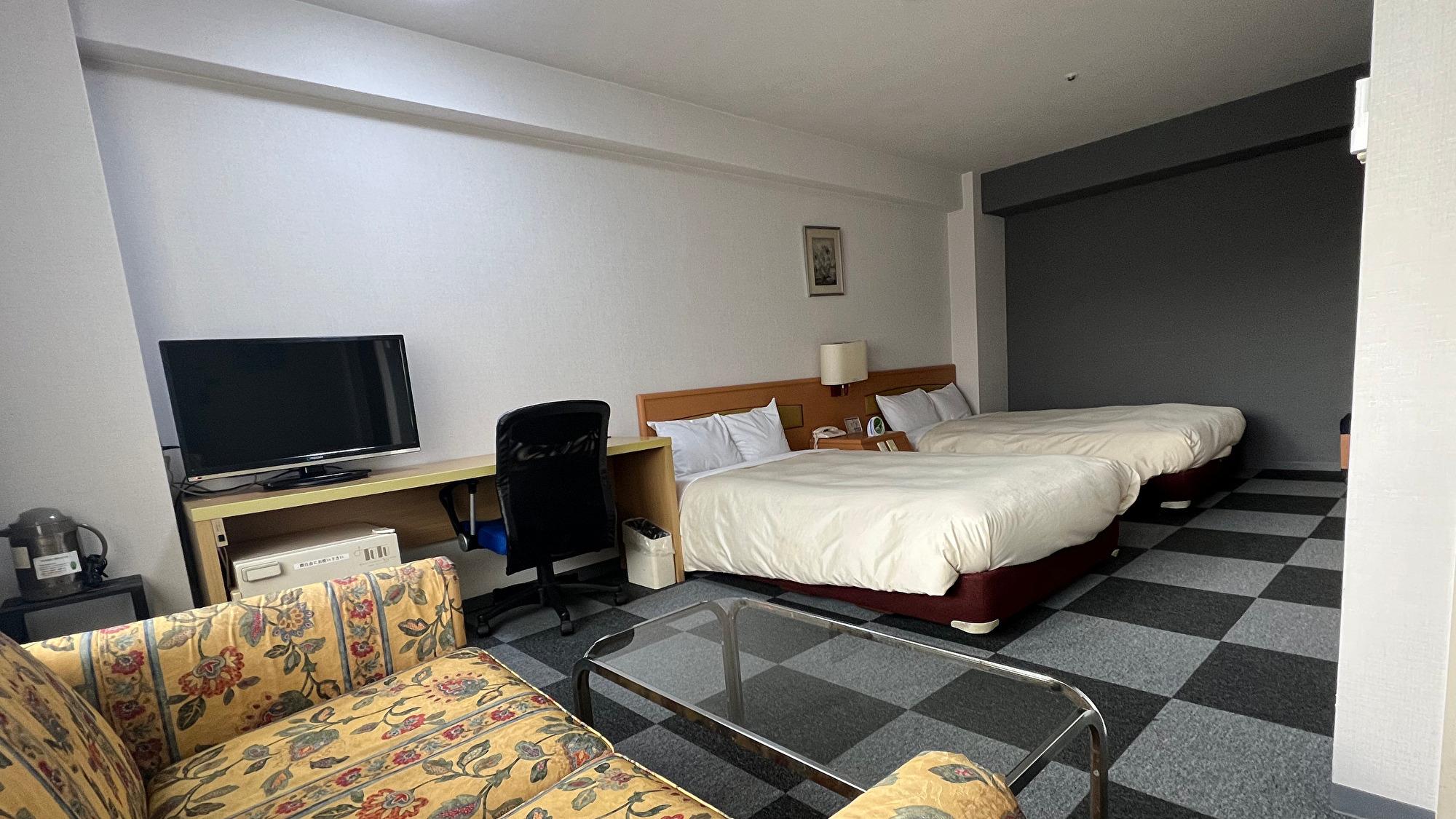 Deluxe, Twin Beds, Smoking Type Not Guaranteed