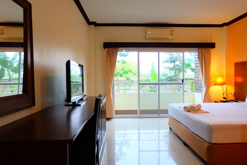 Baan Suanphet Resort 4/17