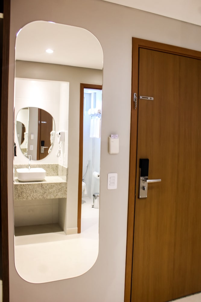PREMIUM, STUDIO, SUITE, QUEEN BED