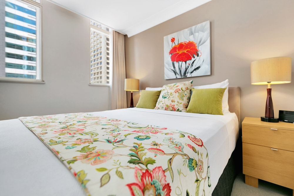 The Manor Apartment Hotel 18/56