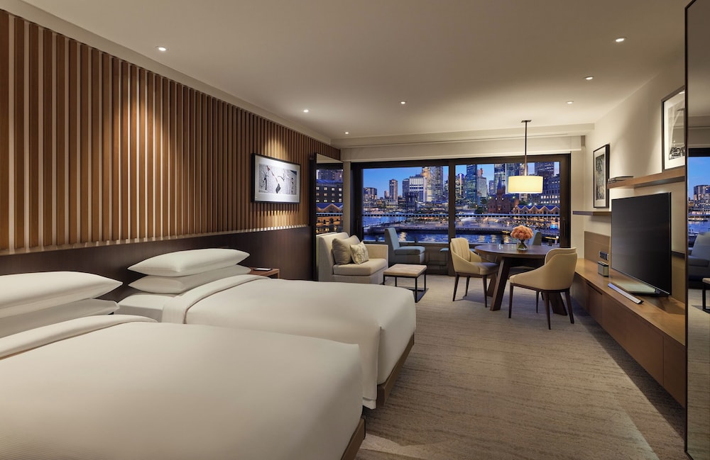 CITY, TWIN BEDS, HARBOUR VIEW