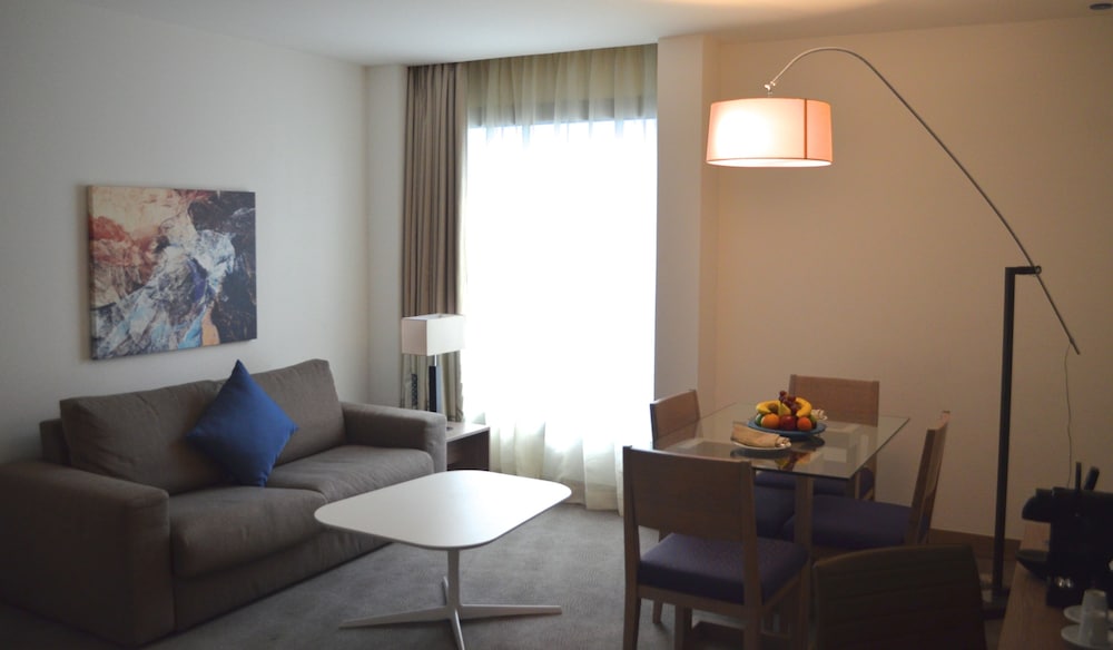 نوفوتيل جدة(Novotel Jeddah Tahlia) 45/75